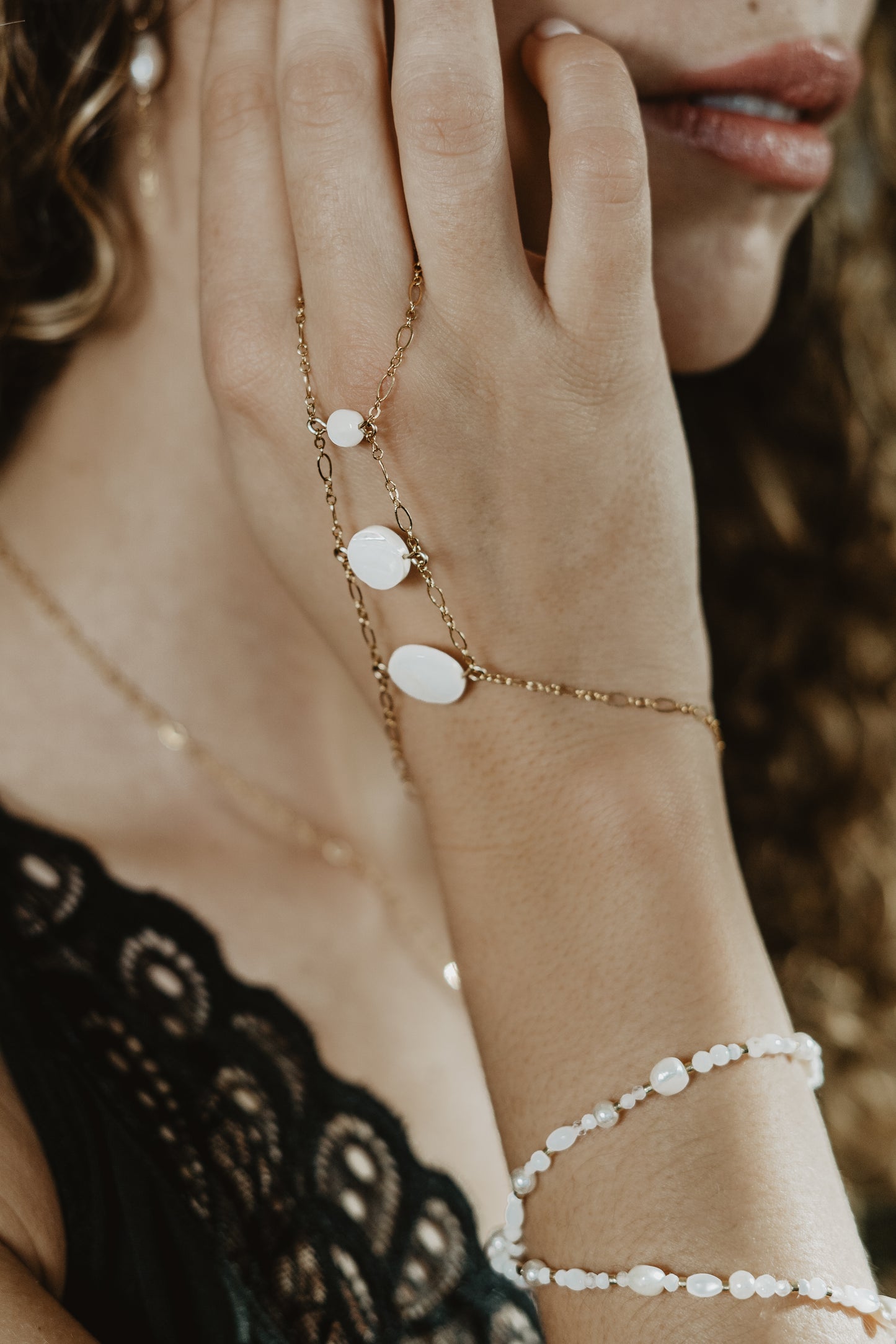 Bijoux de main - White Reverie